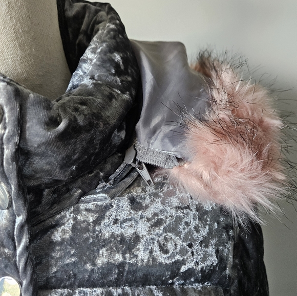 Ci Sono Velvet Gray Winter Jacket with Pink Faux Fur Collar - Picture 4 of 7